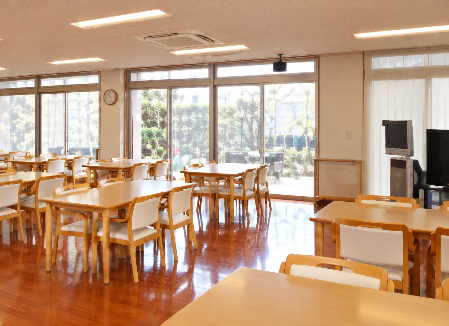晃友リハビリテーション館のダイニング（座席）